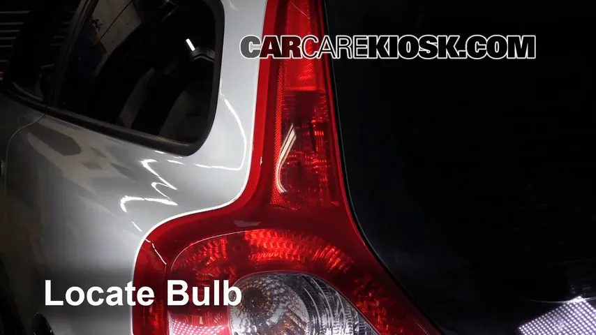 2008 Volvo C30 T5 2.5L 5 Cyl. Turbo Lights Brake Light (replace bulb)